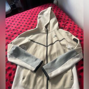 nike tech